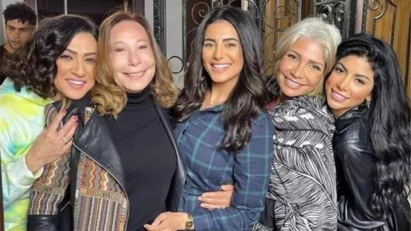 وفاء صادق تروج لمسلسل ”أبو العروسة 3”