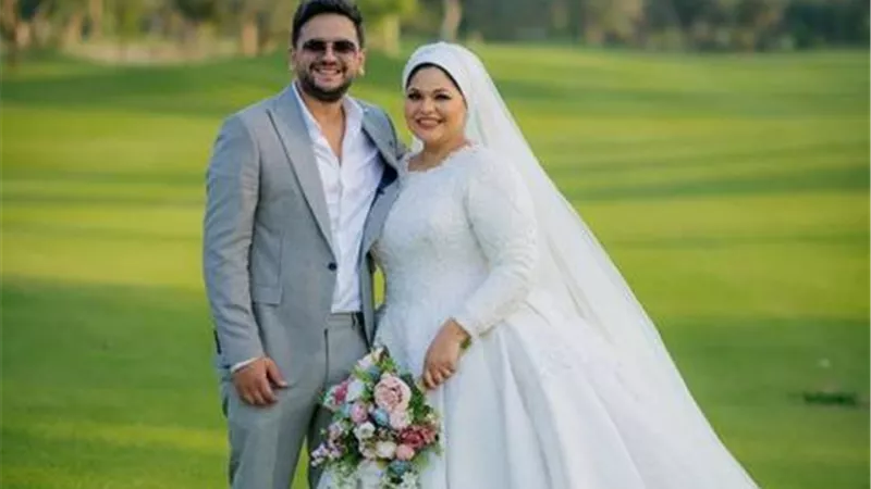أحلى عروسة في الدنيا.. مصطفى خاطر يهنىء شقيقته على حفل زفافها