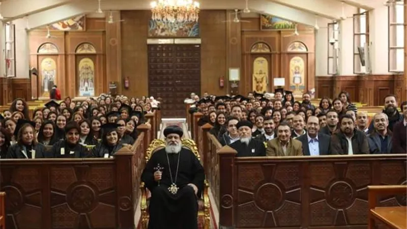 صور.. رسامة شمامسة وتخريج دفعة جديدة من« إعداد الخدام» بكنيسة الملاك البحري