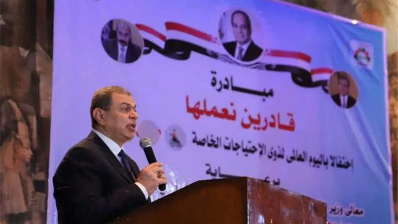 شاهد..  فاعليات افتتاح وزير القوى العاملة معرض منتجات  لـ”الصم والبكم” بأسوان