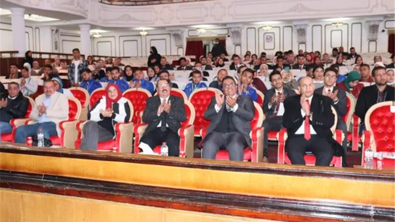 ⁦انطلاق برنامج قادة الجمهورية الجديدة بمعهد إعداد القادة لطلاب جامعات وسط الصعيد