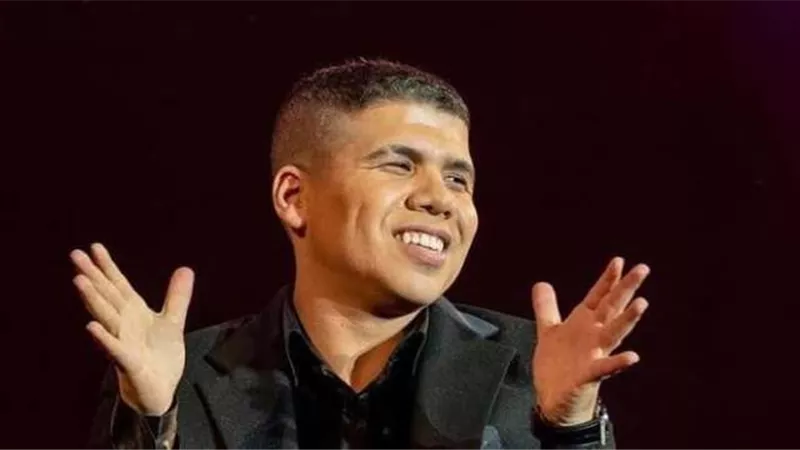 عمر كمال يواصل تصوير أغنيته الجديدة ”انتى قطتى”