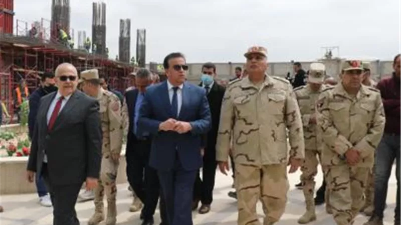وزير التعليم العالى ورئيس جامعة القاهرة ورئيس الهيئة الهندسية يتفقدون أعمال إنشاء المعهد القومي الجديد للأورام