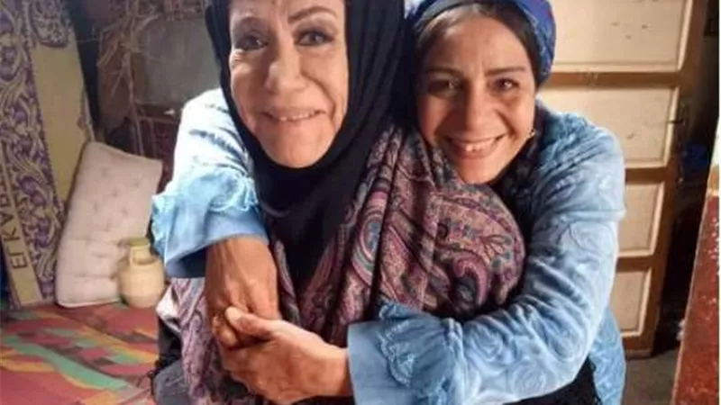 عفاف مصطفى برفقة سميحة أيوب من كوالس مسلسل ”انحراف”