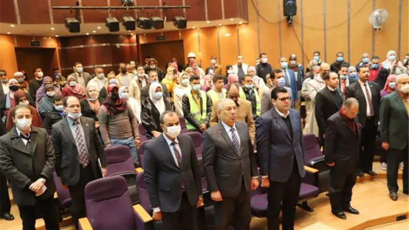 صور.. وزير القوى العاملة ومحافظ الشرقية يسلمان 144 عقد عمل لذوي القدرات الخاصة