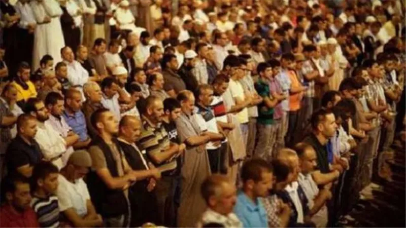 الحكومة تكشف حقيقة إقامة صلاة التراويح دون الضوابط المحددة