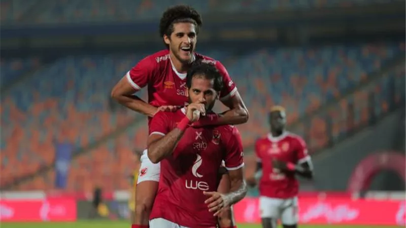 بالصور.. الأهلي يهزم دجلة بثنائية فتحي ومروان ويقترب من درع الدوري