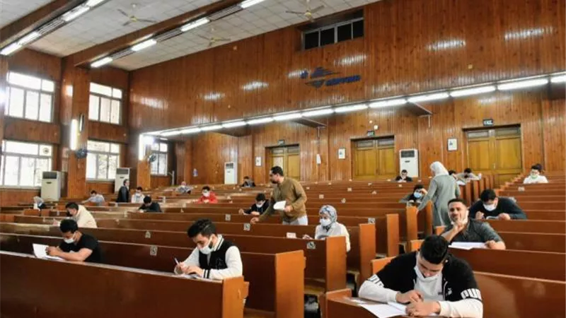 انتهاء اختبارات تحديد المستوى لطلاب كلية الصيدلة العائدين من أوكرانيا بجامعة القاهرة
