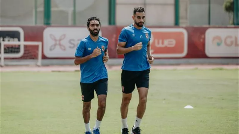 تدريبات تأهيلية لثنائي الأهلي المصاب على هامش المران