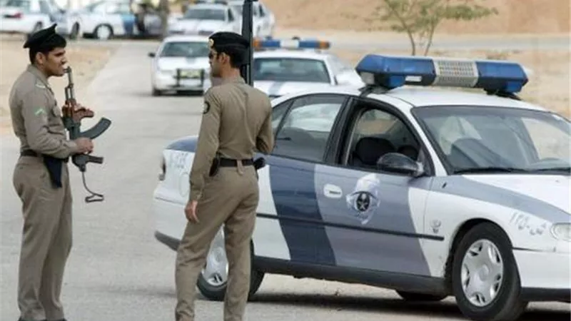 بينهم مصريين .. تفاصيل القبض على عصابة لتجارة الأموال فى السعودية