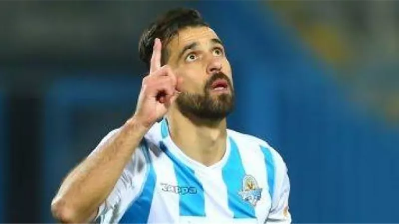 الأهلي يطارد عبد الله السعيد.. وشكوي جديدة ضده.. تعرف علي التفاصيل