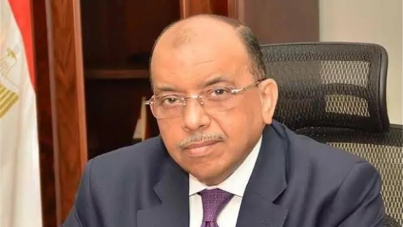 وزير التنمية المحلية يُصدر قرارًا بمد مواعيد غلق المحال العامة والمطاعم والمقاهى حتي الثانية صباحاً خلال شهر رمضان