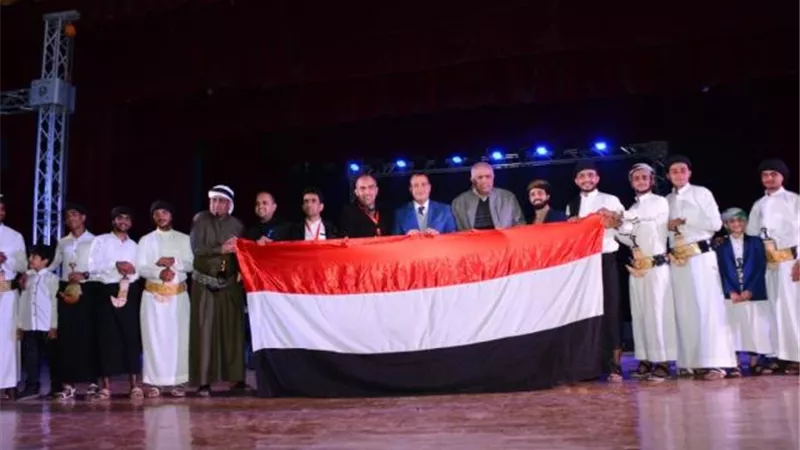 وزير التعليم العالي يتلقى تقريرًا حول فعاليات المُلتقى الثانى لأسبوع الشعوب بجامعة أسيوط