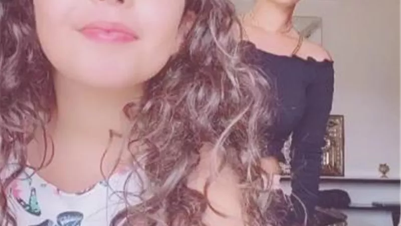 بالفيديو.. مي سليم ترقص بصحبة ابنتها ”لي لي”
