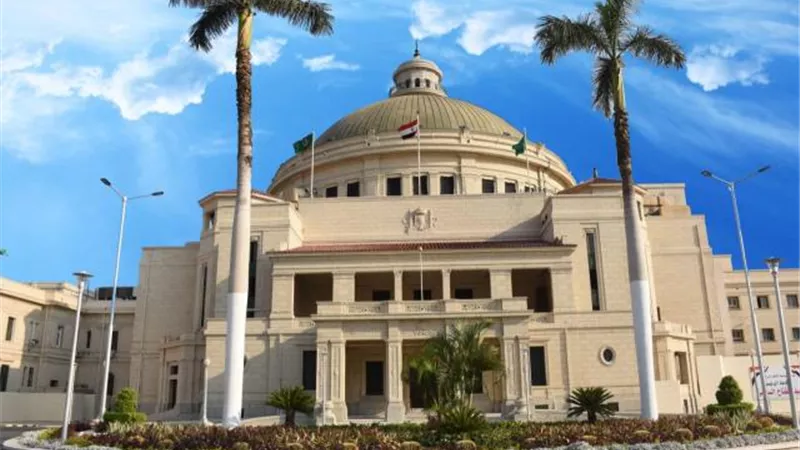 الخشت يهنيء علماء جامعة القاهرة الفائزين بجوائز الدولة لعام 2021