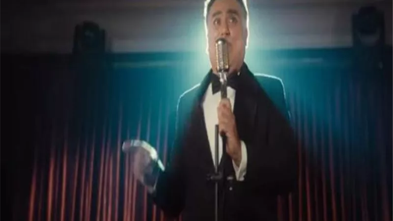 تامر حبيب يشارك في كليب شارموفرز الجديد