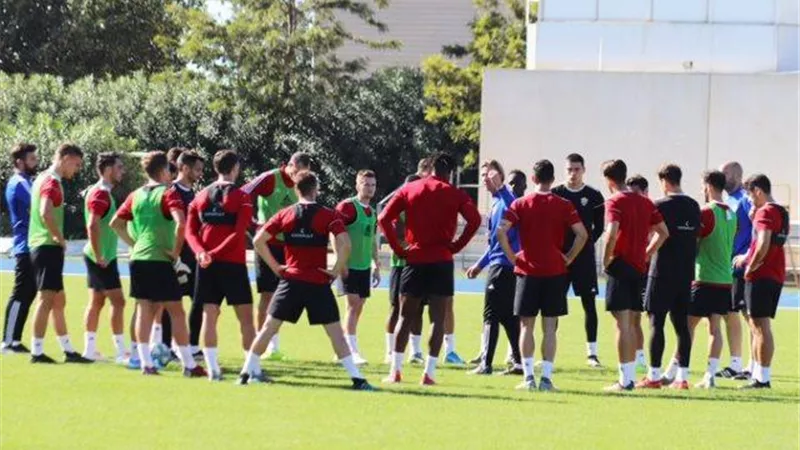 الميريا الاسباني يتحرك لضم ثنائي برشلونة
