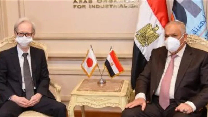 السفير اليابانى يبحث مع رئيس العربية للتصنيع الشراكة وتوطين التكنولوجيا