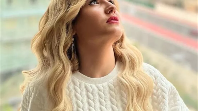 هنا شيحا بإطلالة ناعمة في أحدث ظهور لها
