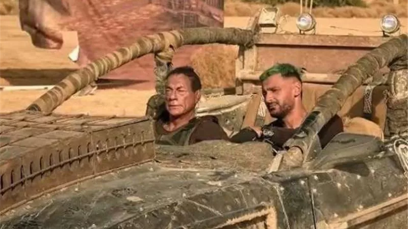 مهاجم النادى الأهلى.. ضيف رامز جلال في حلقة اليوم من ”رامز موفي ستار”