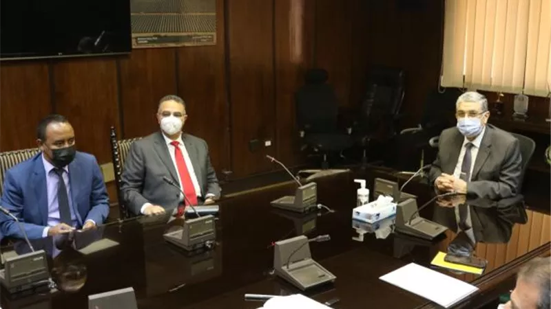 وزير الكهرباء يبحث مع مدير تمويل المشروعات بـ«إيرينا» الاستعداد لمؤتمر COP27