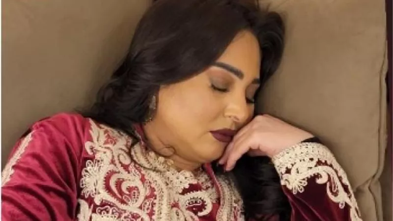 رحاب الجمل بصورة عفوية من كواليس ”توبة”