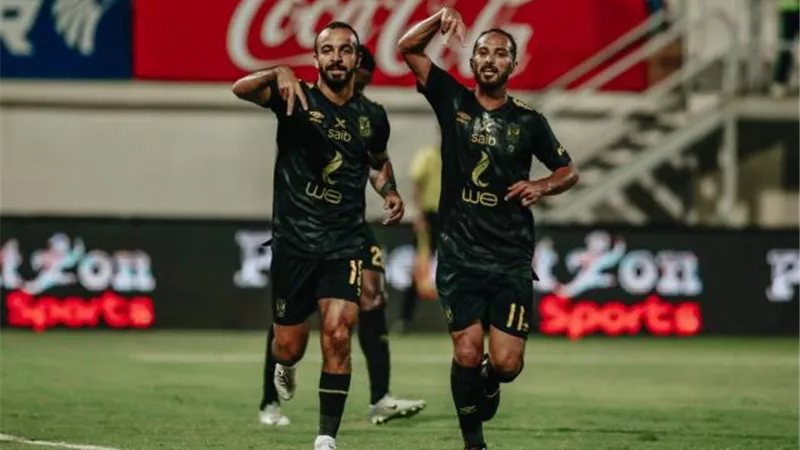 أفشه ووليد سليمان يدمران الحرس ويقربان الأهلي من التتويج  بالدوري