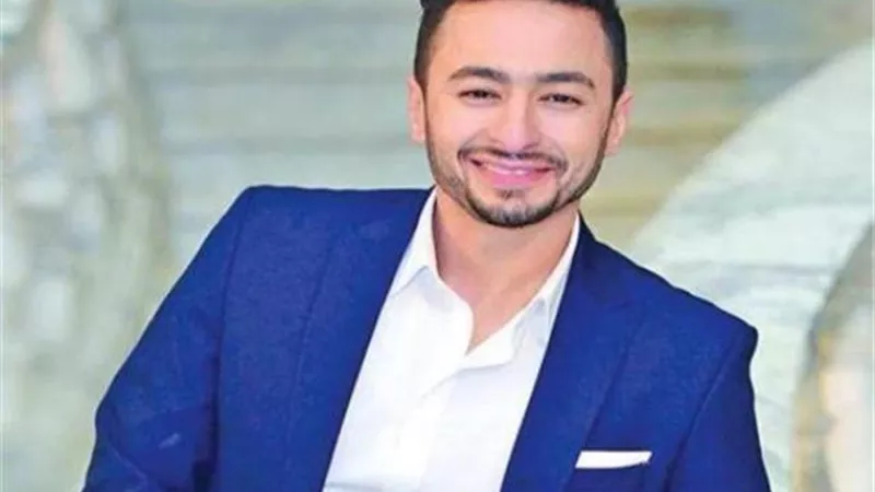 حمادة هلال يواصل تسجيل أغنية ”آية في الجمال”