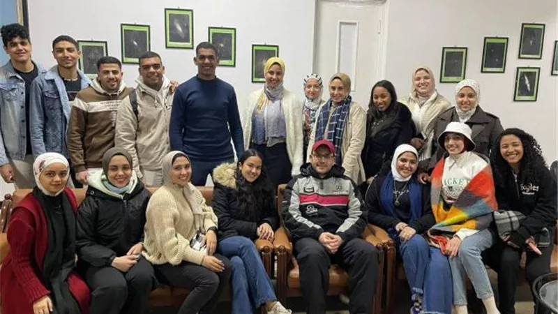 طلاب الجغرافيا بآداب القاهرة في زيارة علمية للمرصد الفلكي الكبير بالقطامية