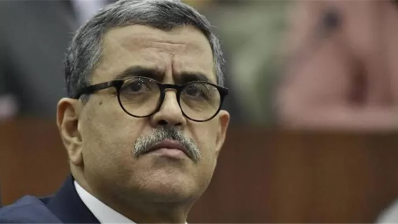 الجزائر تتجه لتقليص صلاحيات الرئيس في تعديلات الدستور الجديد