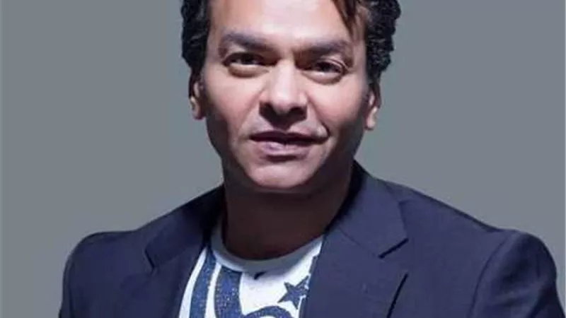 محمد محى: صوتى كان «مسرسع» وأنا صغير وشيرين مطربة «لبط»