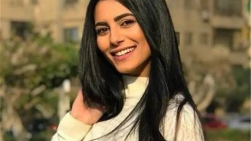 ولاء الشريف تصور مشاهدها الأخيرة في مسلسل ”خيط حرير”