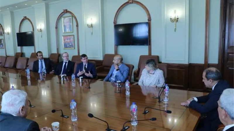 بالصور .. الجامعة البريطانية في مصر تستقبل وفد من جامعة شيفلد بالمملكة المتحدة