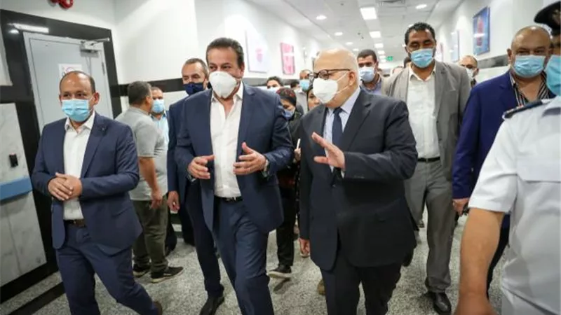 بالصور .. وزير التعليم العالي يتفقد مبنى الاستقبال والطوارئ بقصر العيني