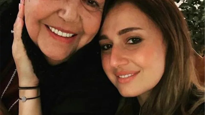 حلا شيحة تهنىء والدتها بعيد ميلادها: أجدع ست وأطيب أم