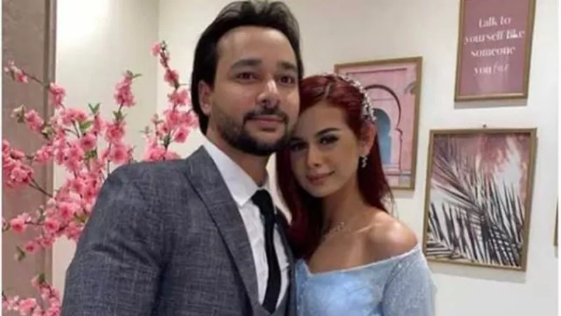 كلاكيت تانى مرة.. محمود المهدى يعلن عودته لزوجته الفنانة منة عرفة