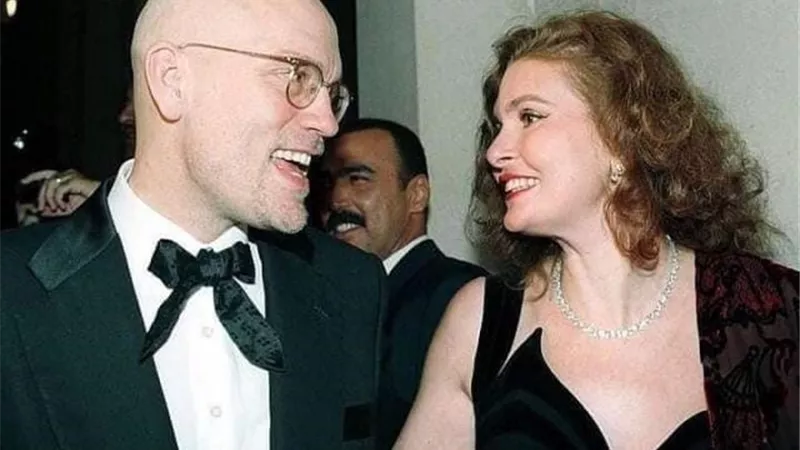 صورة عمرها 22 عام.. يسرا تستعيد ذكرياتها مع النجم العالمي جون مالكوفيتش