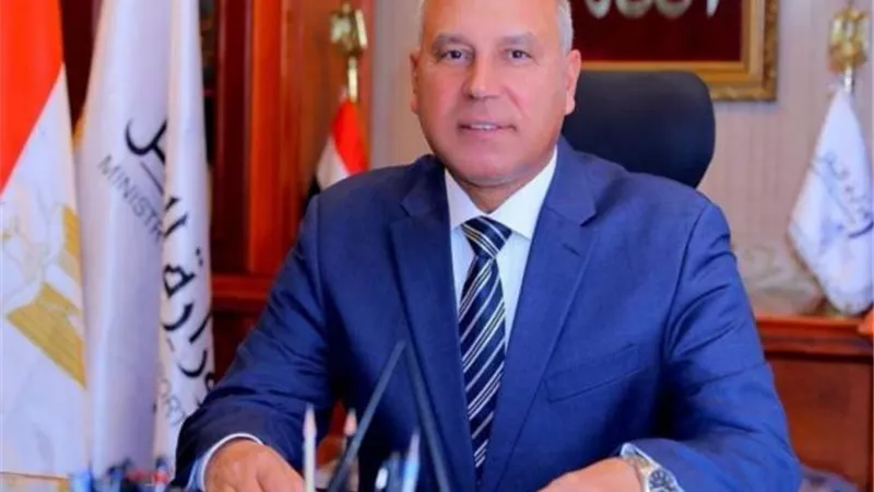 ”النقل” تعتذر عن إهانة كمسارية لأحد ركاب القطار رقم 948