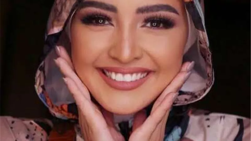 هلا رشدي تطالب بقانون بمنع الإيحاءات الجنسية في الأعمال الفنية