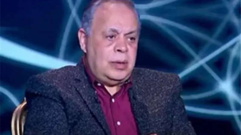 أشرف زكى يدافع عن فيلم ”واحد تاني” لـ أحمد حلمى بعد الهجوم الذي تعرض له