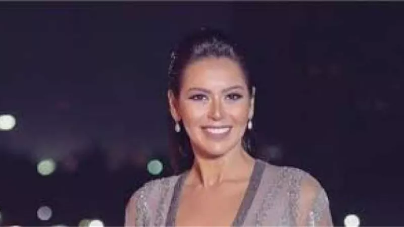 لقاء الخميسي تستعرض رشاقتها من صالة الألعاب الرياضية