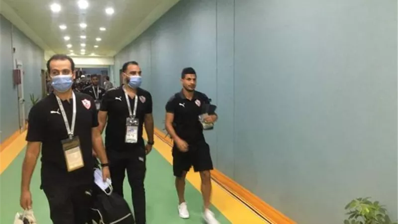 سموحة ضد الزمالك.. وصول لاعبو القلعة البيضاء استاد برج العرب (صور)