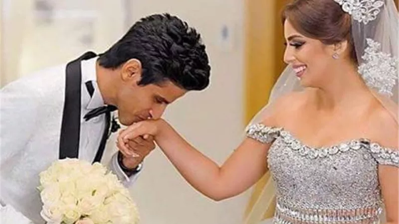 حمدي الميرغني يتغزل بزوجته في عيد زواجهما الثالث: حبيبتي بنت الأصول