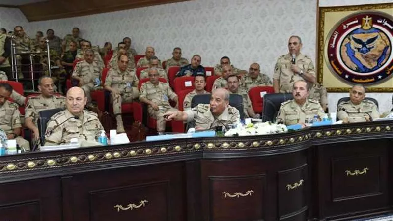 وزير الدفاع يشهد المرحلة الرئيسية لمشروع مراكز القيادة التعبوى (صمود - 1)