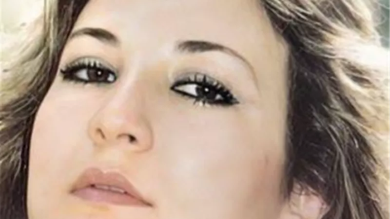 تزوجت 4 مرات.. وأضربت عن الطعام بسبب والدها ..  وهذا سبب  اعتزالها .. حكايات في حياة نجمة الإغراء جالا فهمي