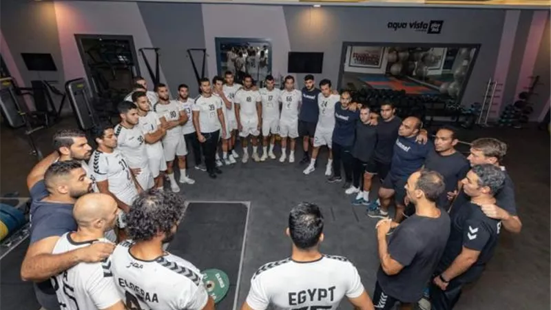 بالصور.. تدريبات بدنية شاقة لمنتخب اليد في معسكر الغردقة