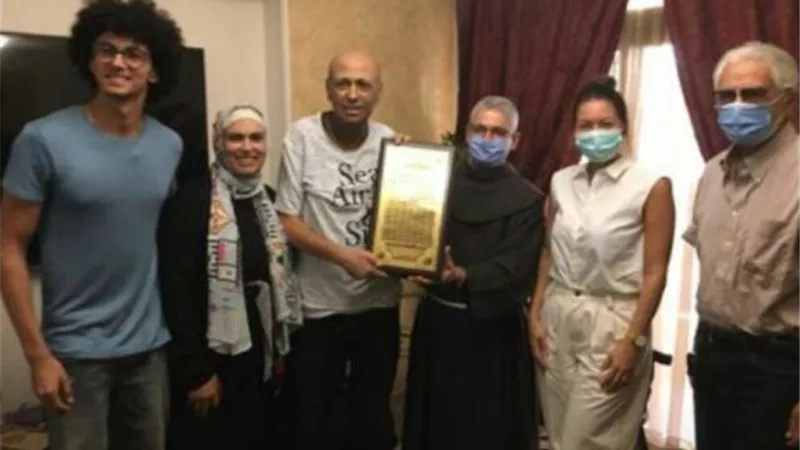 بالصورة.. بطرس دانيال ولقاء الخميسي يدعمان جمال يوسف بعد إعلان إصابته بالسرطان