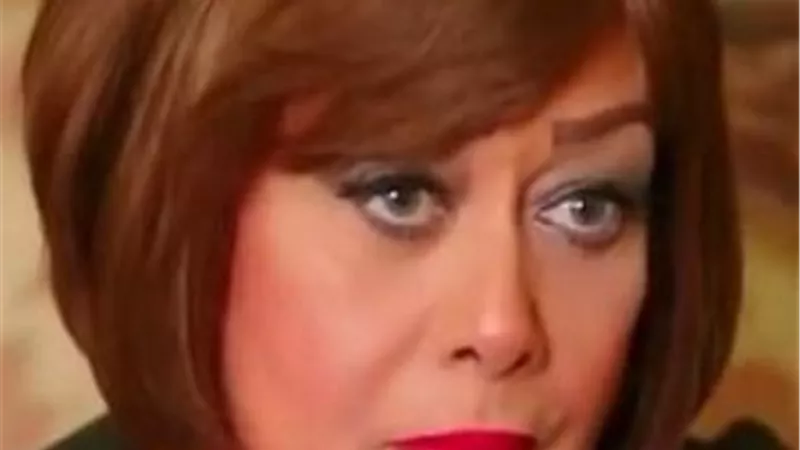 هالة فاخر زوجة يحيي الفخراني في مسلسل ”نجيب زاهي ذركش”