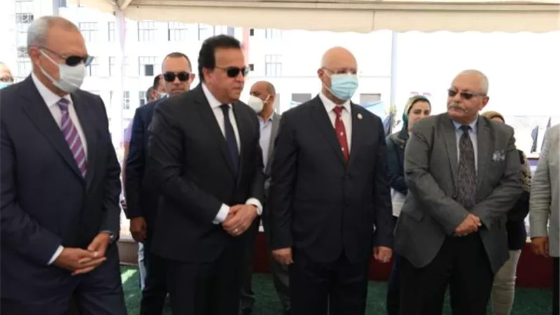 وزير التعليم العالي ومحافظ القليوبية يتفقدون منشآت وتجهيزات جامعة بنها الأهلية