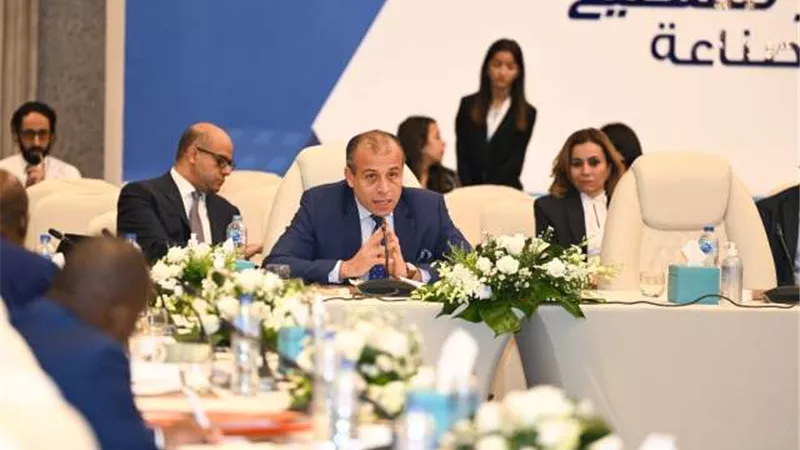 رئيس التمثيل التجارى يشارك فى جلسة الصناعة قاطرة التنمية في أفريقيا بمؤتمر ” مصر تستطيع بالصناعة ”